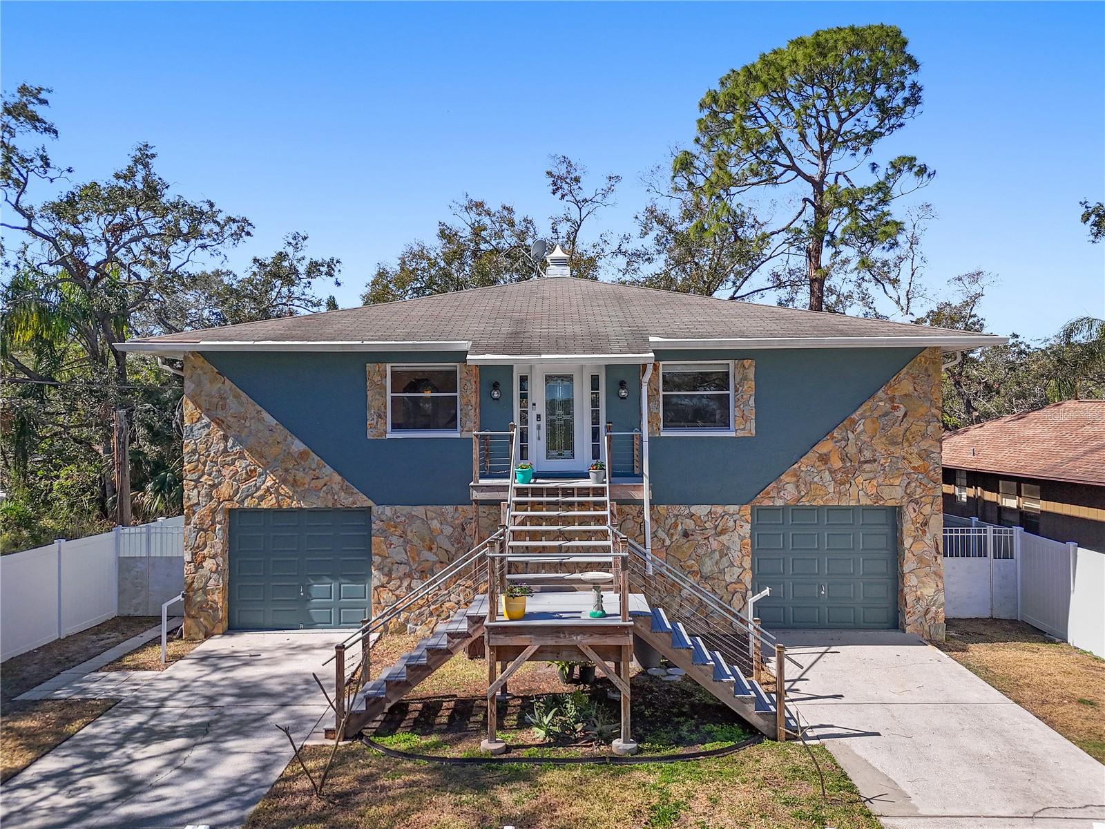 Image 22 of 49 For 7418 Bay Drive