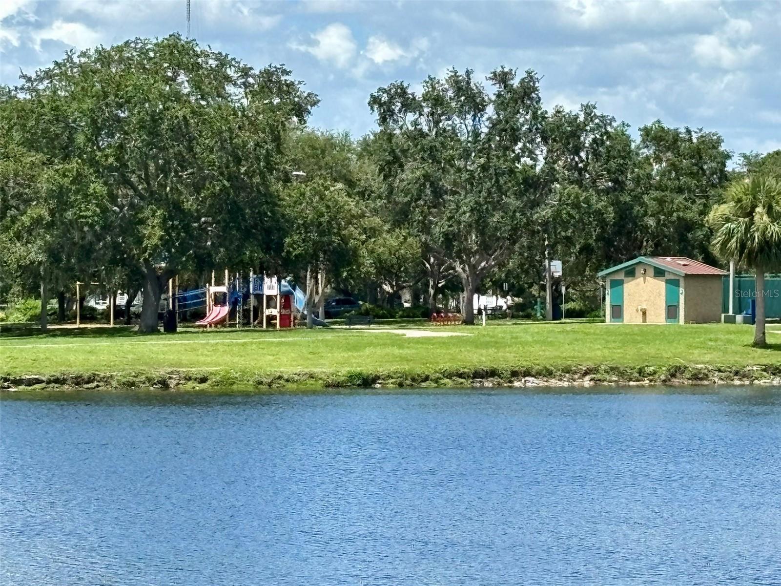 Image 33 of 49 For 7418 Bay Drive