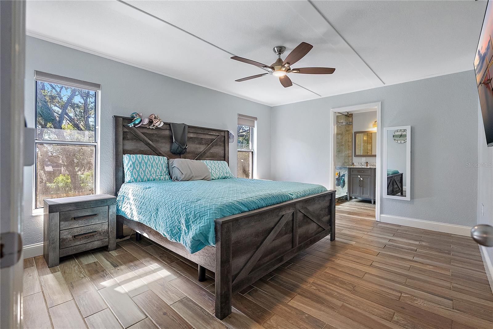 Image 6 of 49 For 7418 Bay Drive
