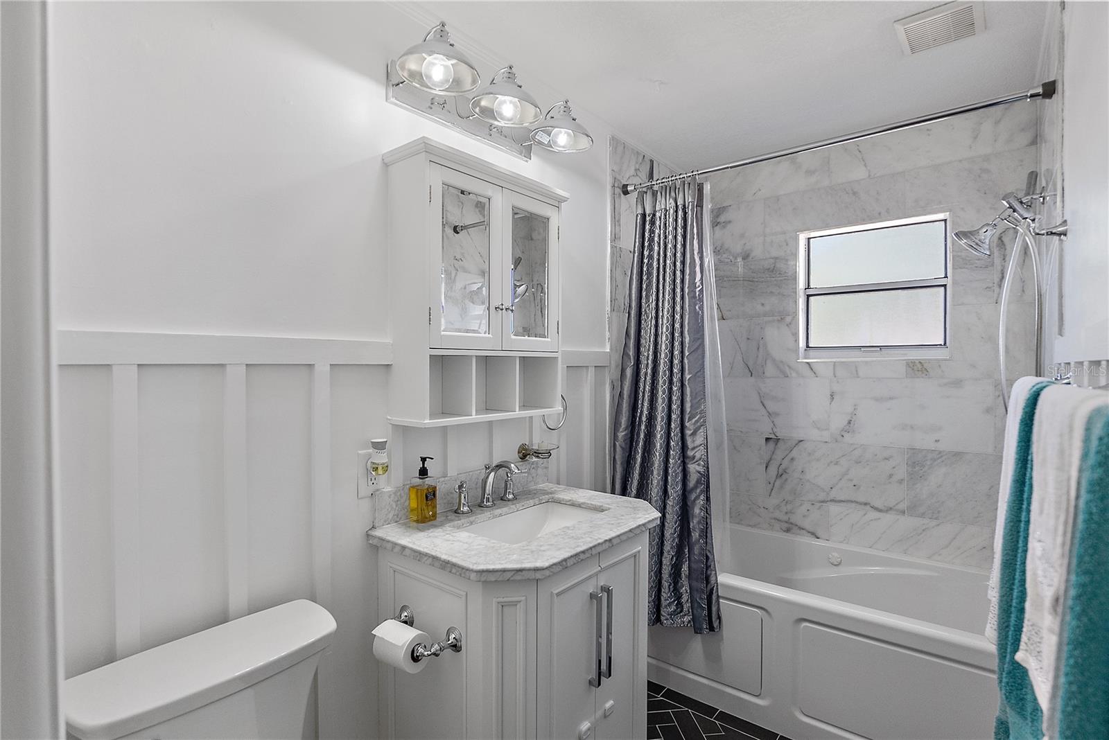 Image 9 of 49 For 7418 Bay Drive