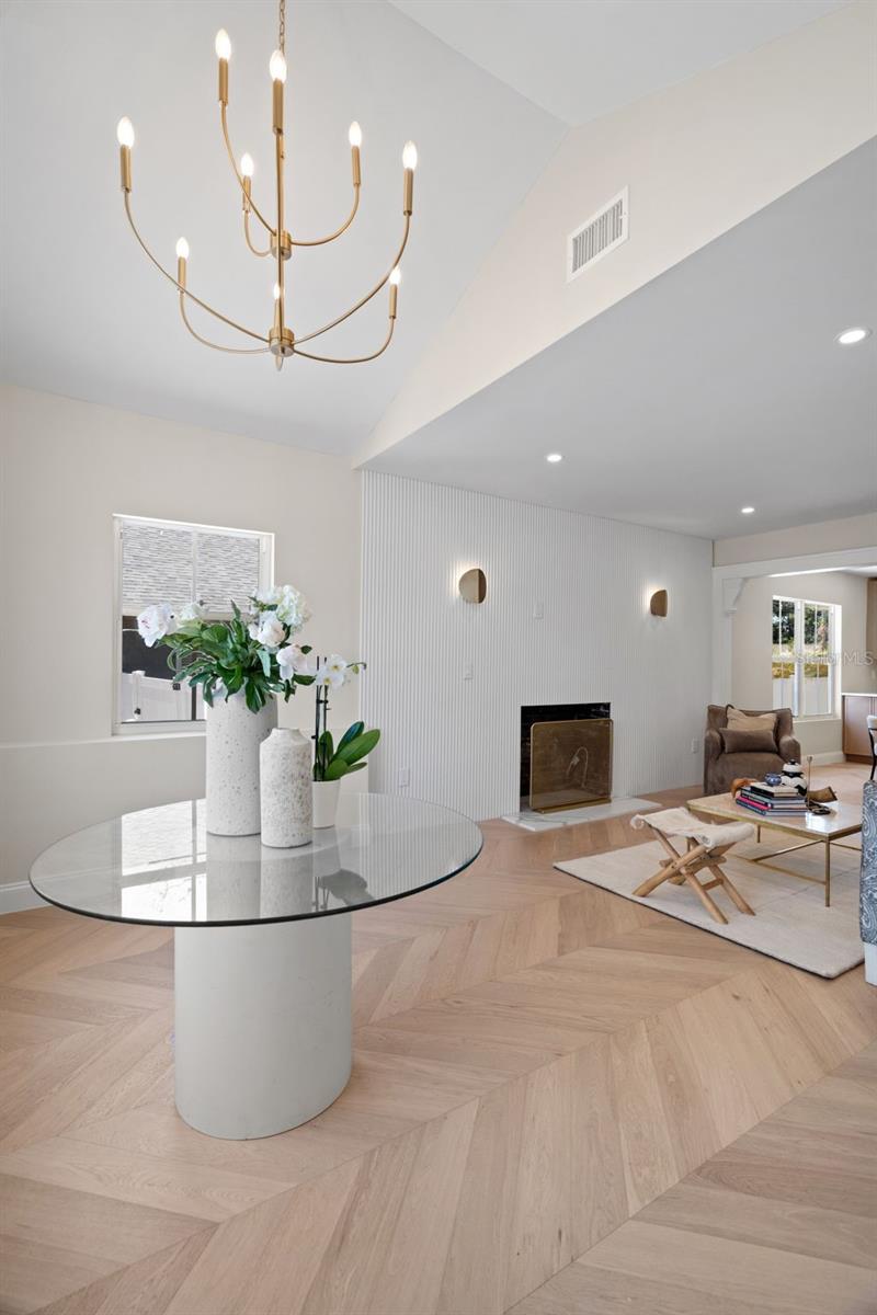 Listing photo id 10 for 422 24th Street N