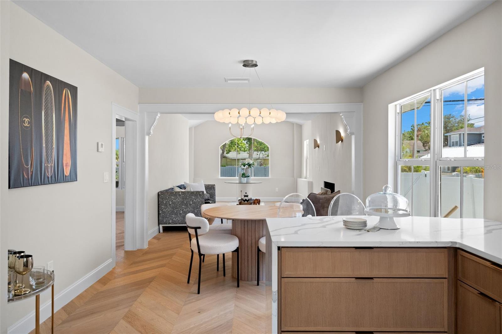 Listing photo id 15 for 422 24th Street N