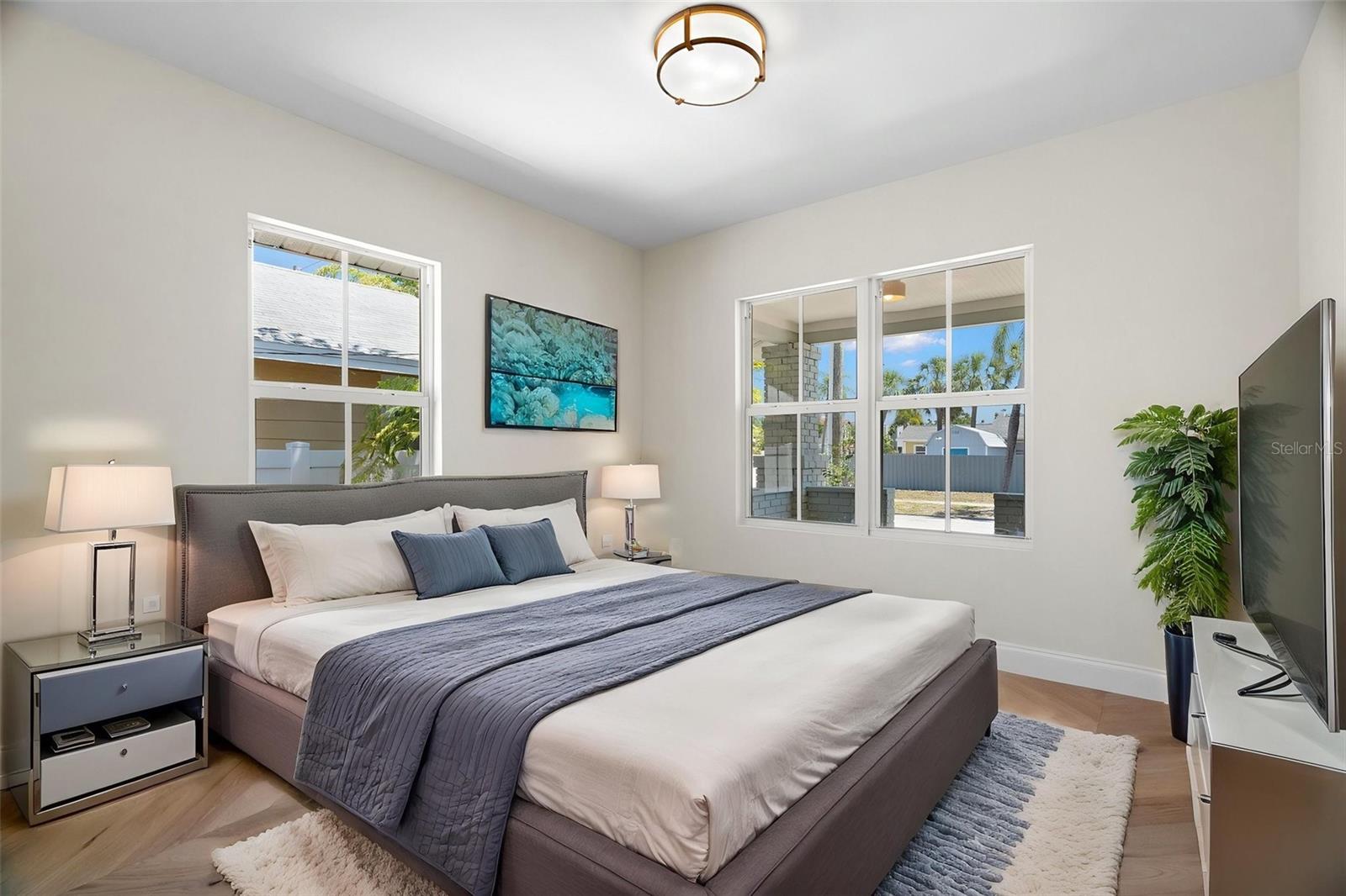 Listing photo id 25 for 422 24th Street N
