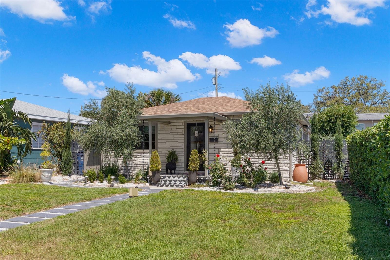 Image 3 of 28 For 4829 20th Avenue N