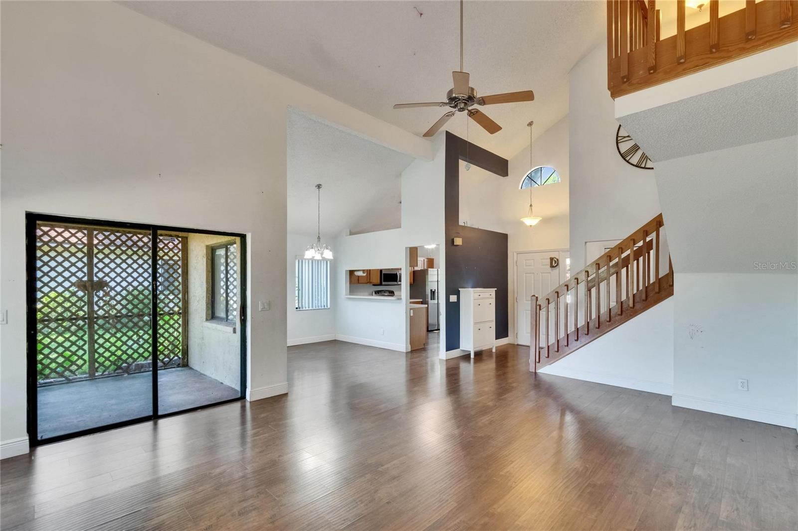 Image 10 of 87 For 4225 Barret Avenue