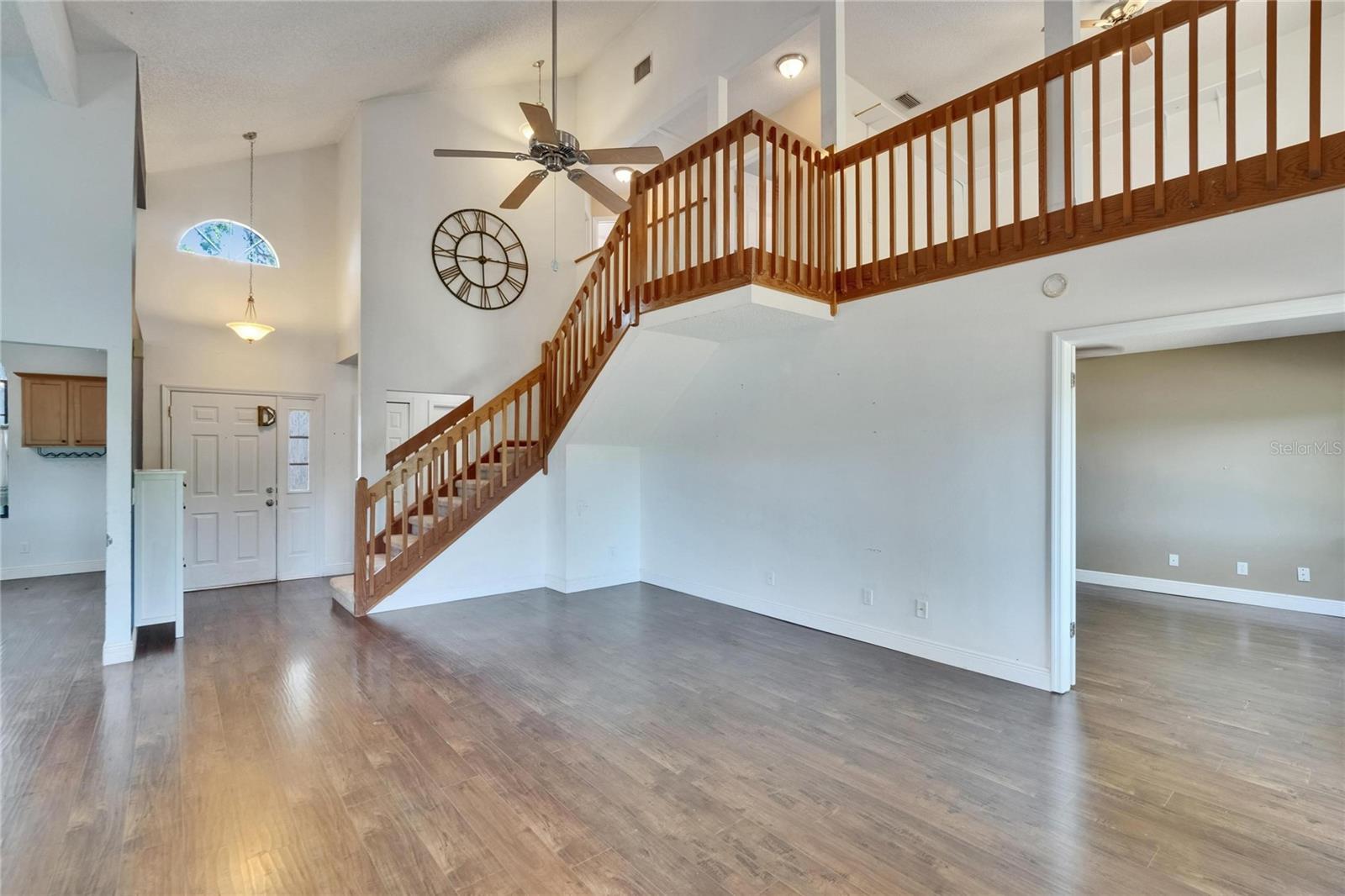 Image 11 of 87 For 4225 Barret Avenue