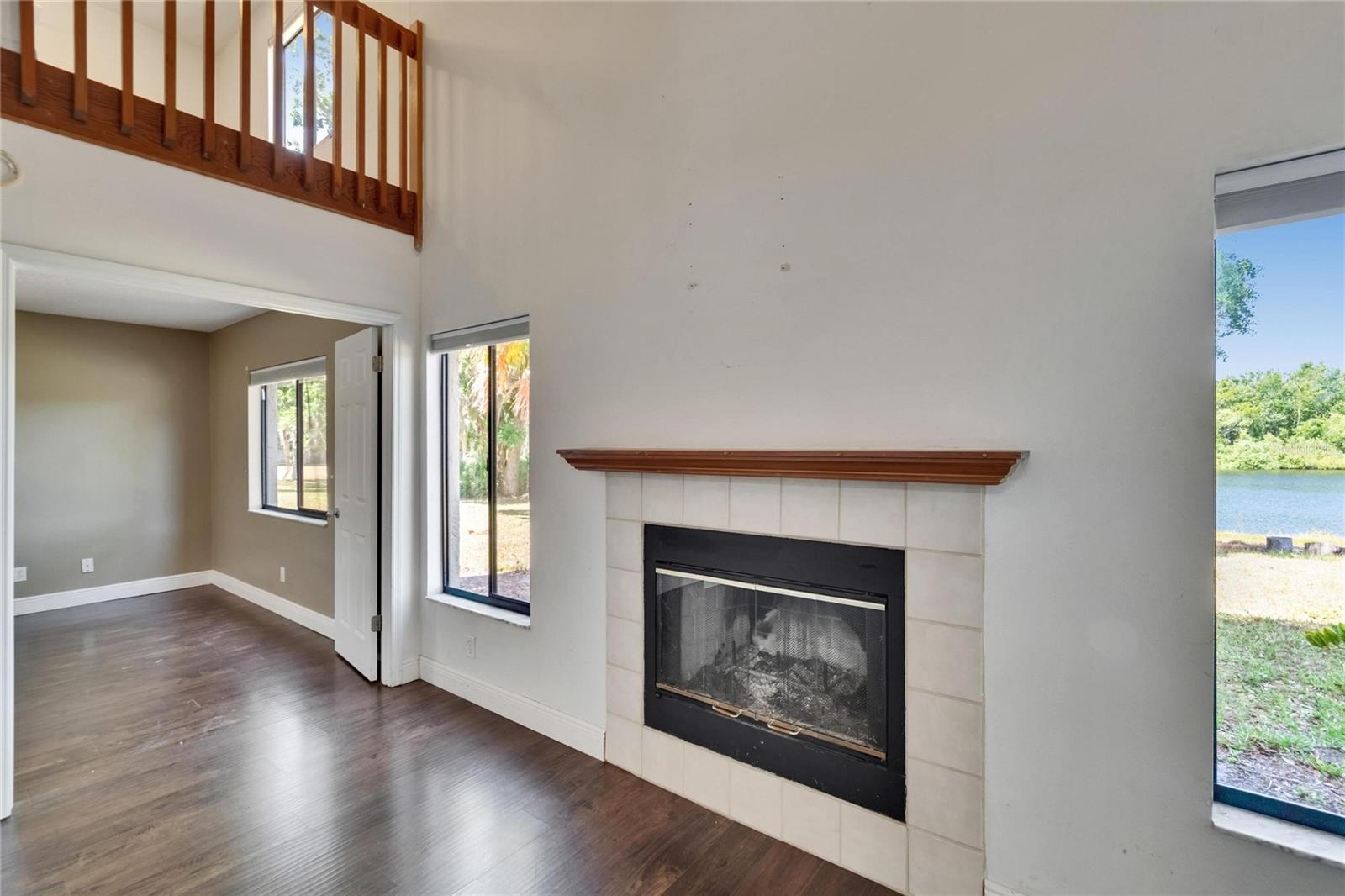 Image 21 of 87 For 4225 Barret Avenue