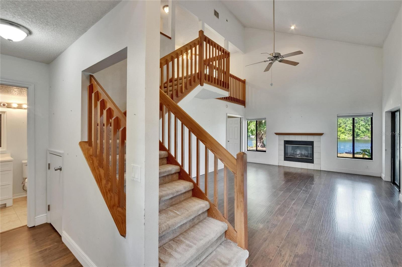 Image 32 of 87 For 4225 Barret Avenue