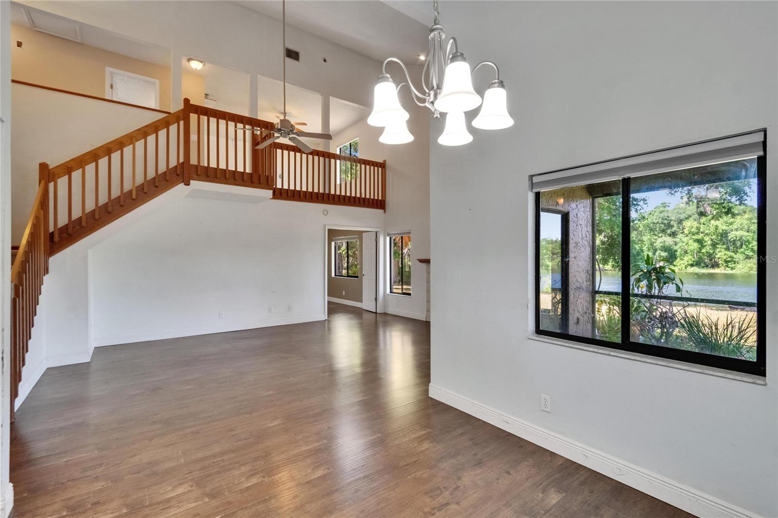 Image 43 of 87 For 4225 Barret Avenue