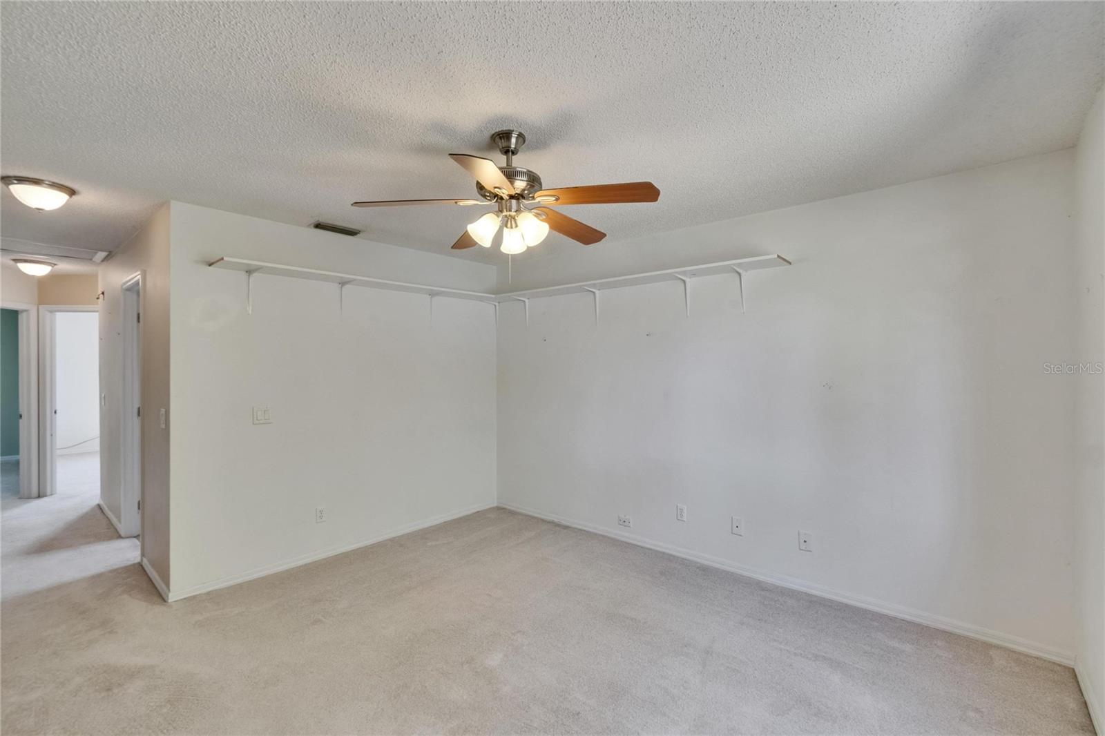 Image 62 of 87 For 4225 Barret Avenue