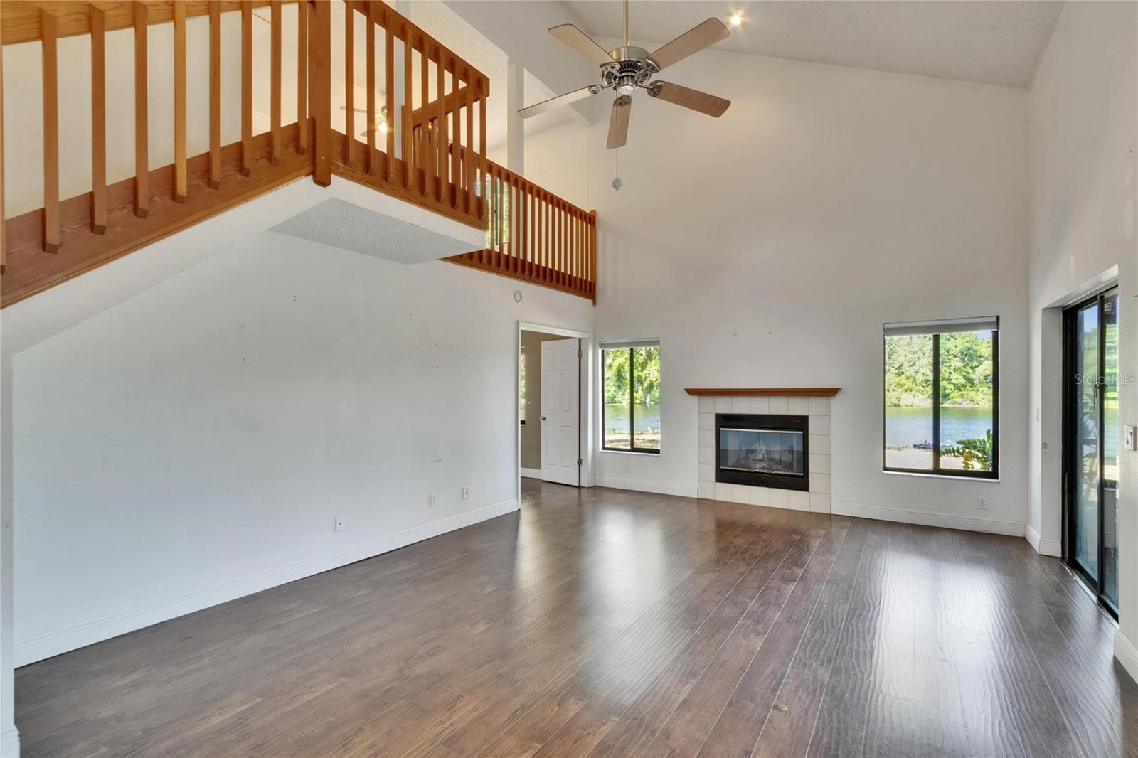 Image 7 of 87 For 4225 Barret Avenue