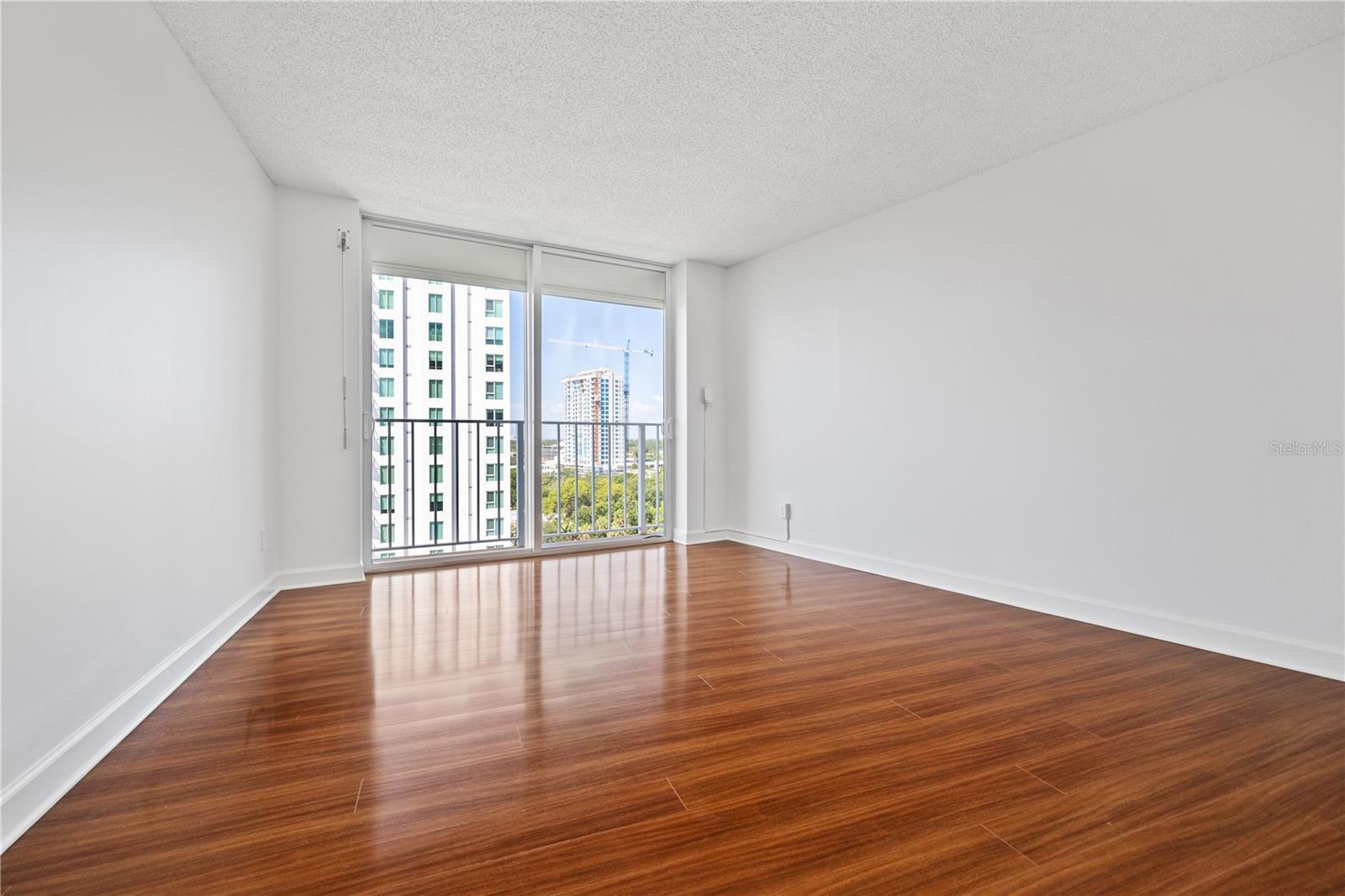 Image 21 of 33 For 2611 Bayshore Boulevard 1201
