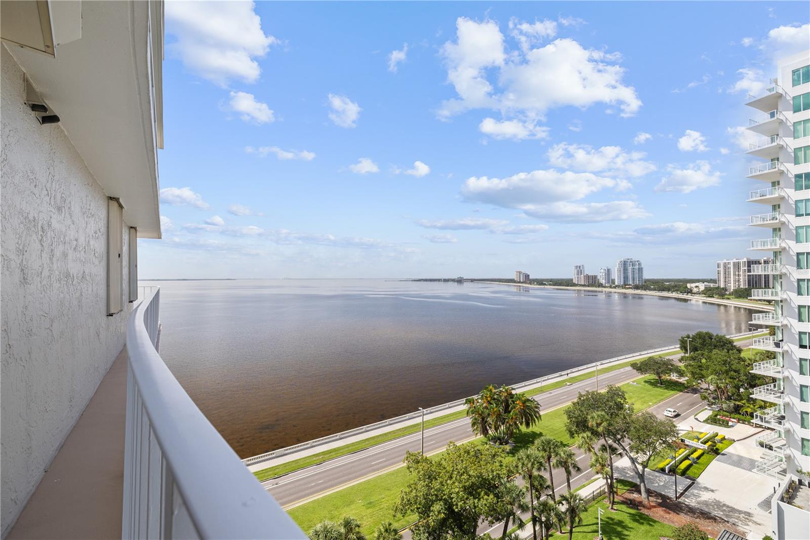 Image 27 of 33 For 2611 Bayshore Boulevard 1201