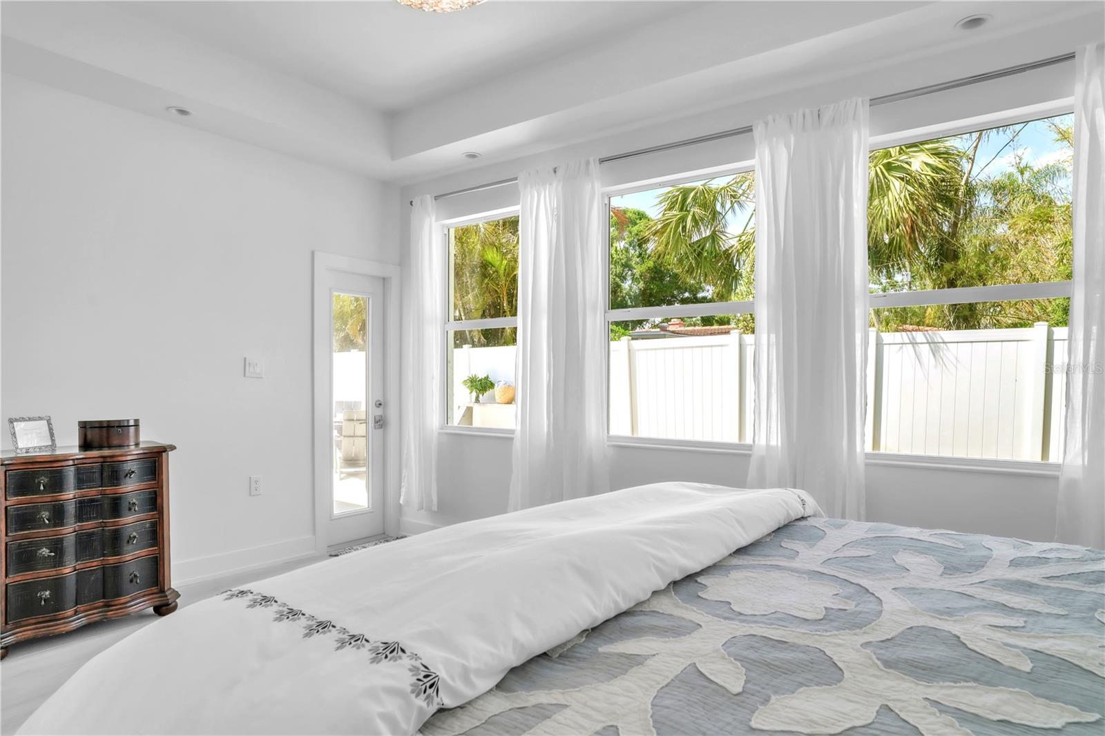 Image 23 of 35 For 349 Belleair Drive Ne