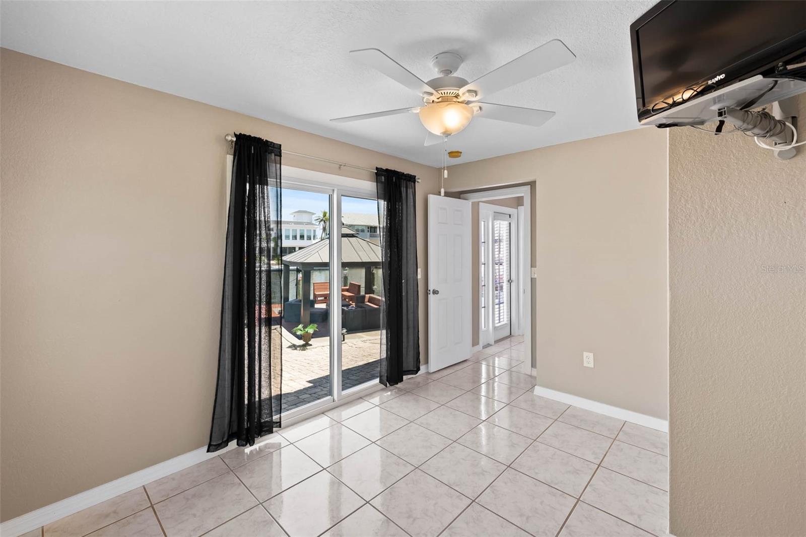 Image 31 of 47 For 3085 Bayfront Circle