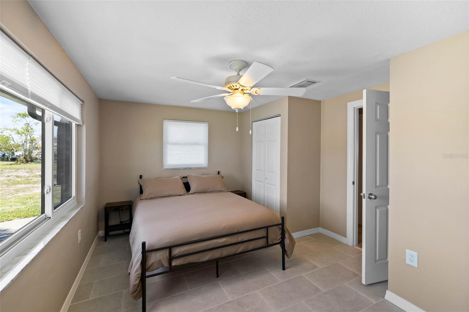Image 33 of 47 For 3085 Bayfront Circle