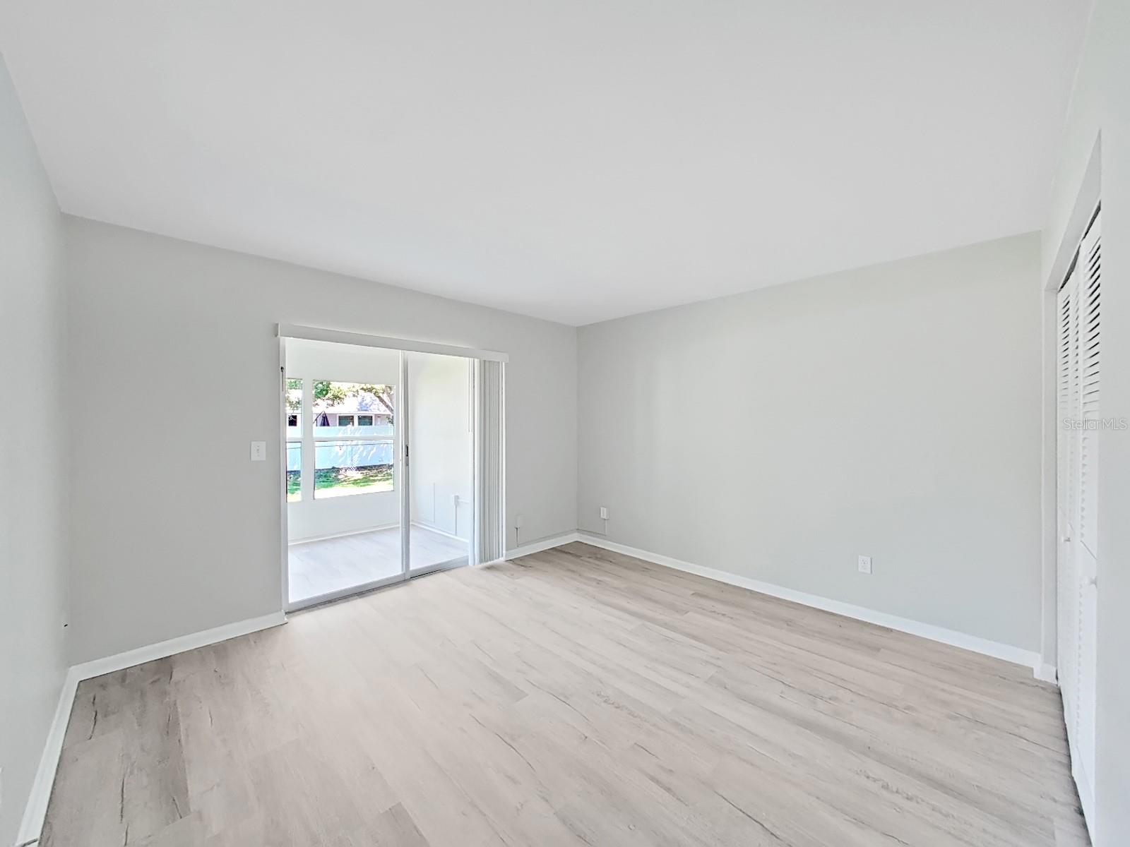 Image 21 of 25 For 100 Glennes Lane 108