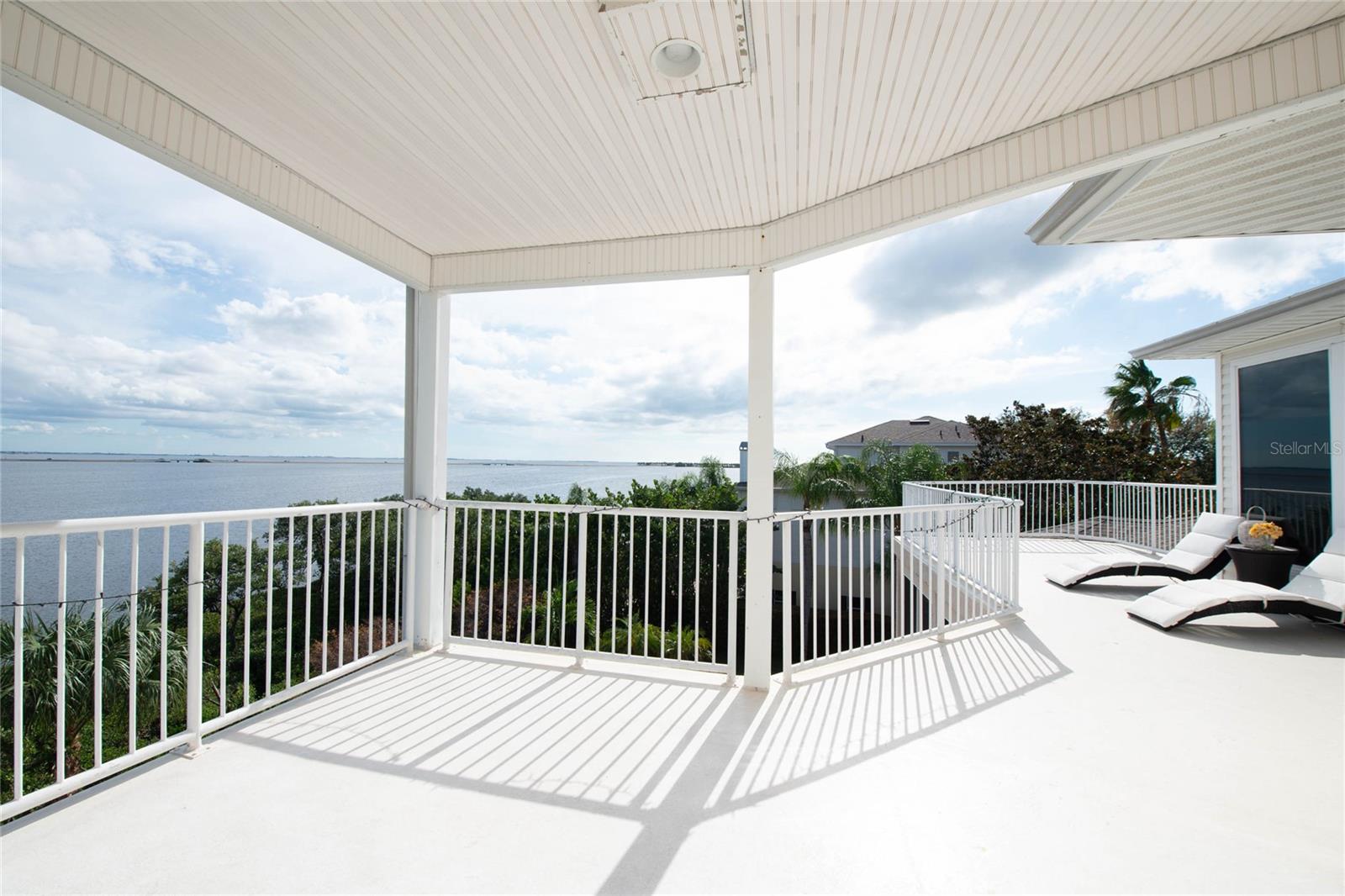 Image 37 of 77 For 1661 Sea Breeze Drive