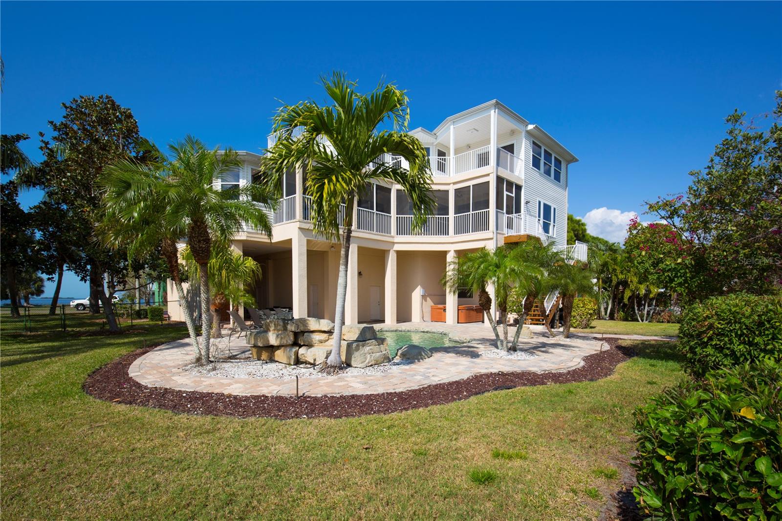 Image 4 of 77 For 1661 Sea Breeze Drive