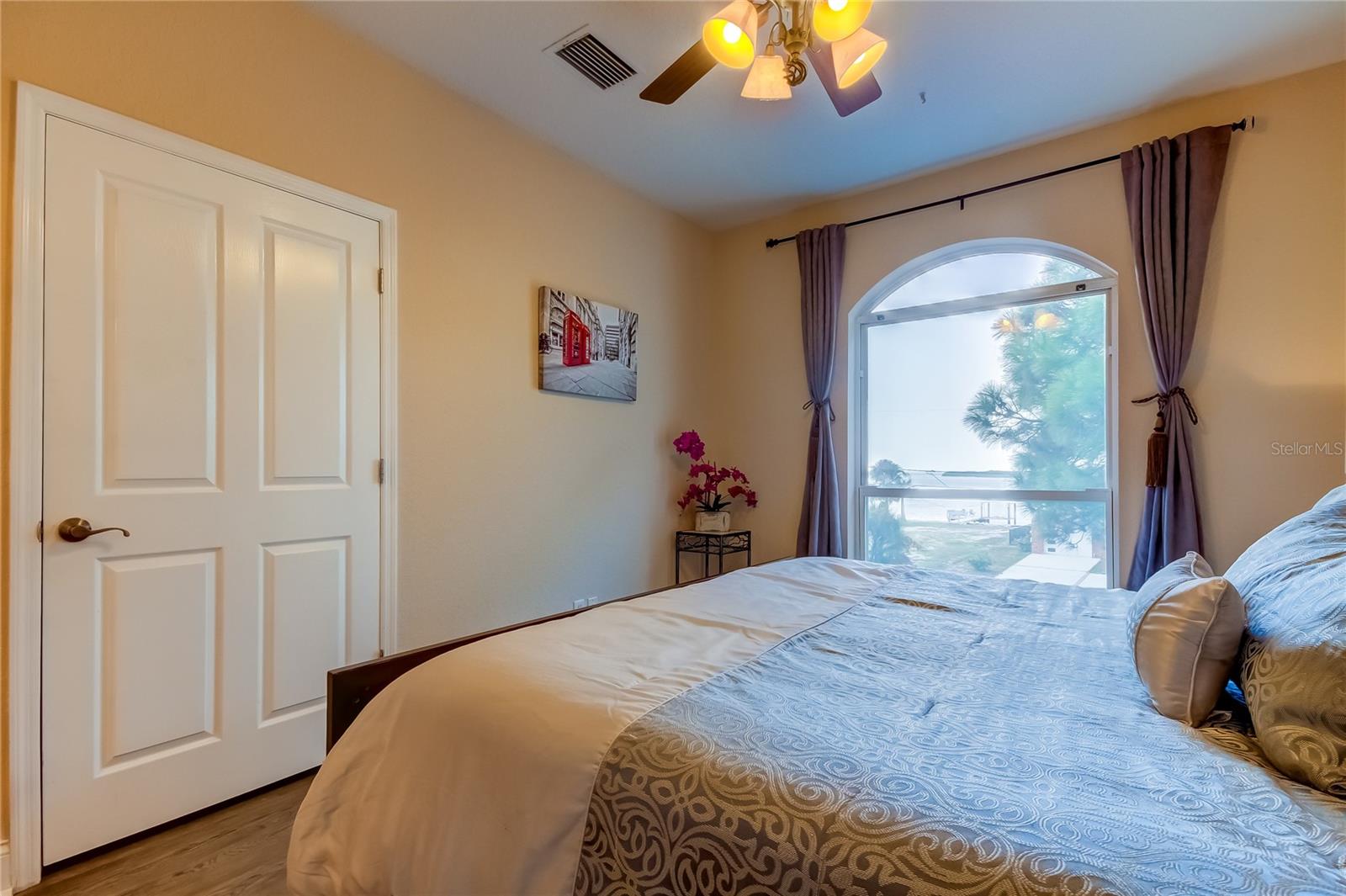 Image 46 of 77 For 1661 Sea Breeze Drive