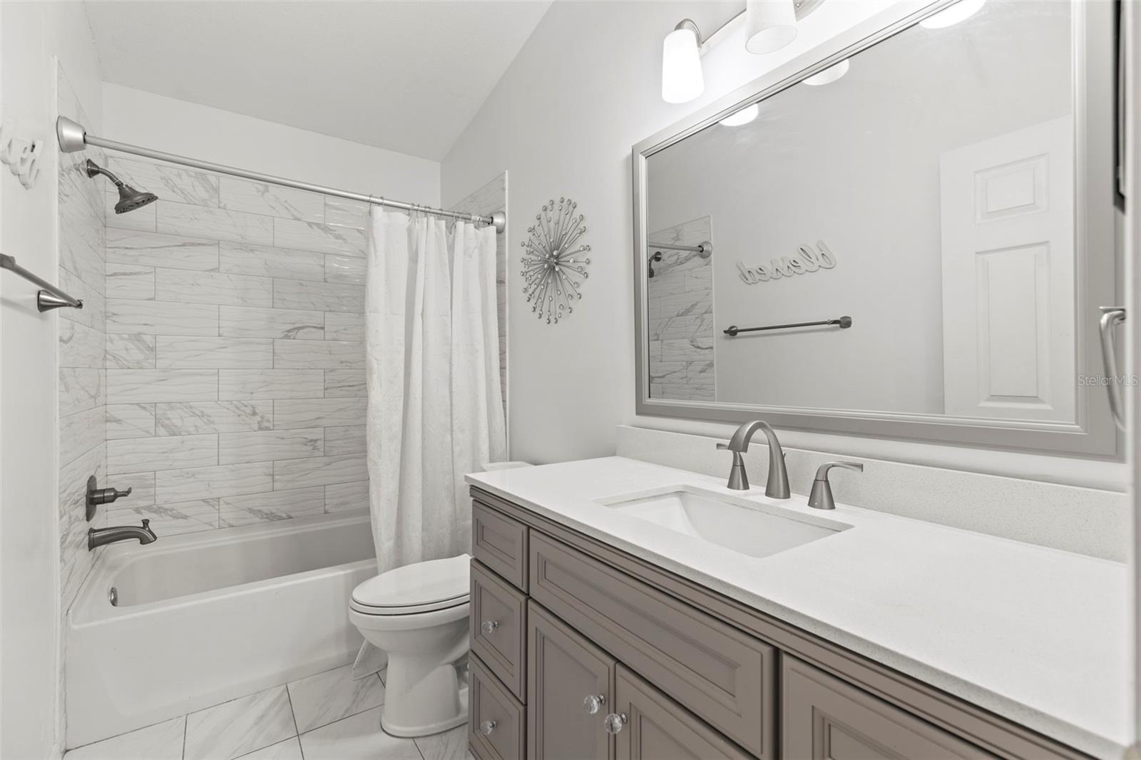 Image 31 of 67 For 11503 Whispering Hollow Drive