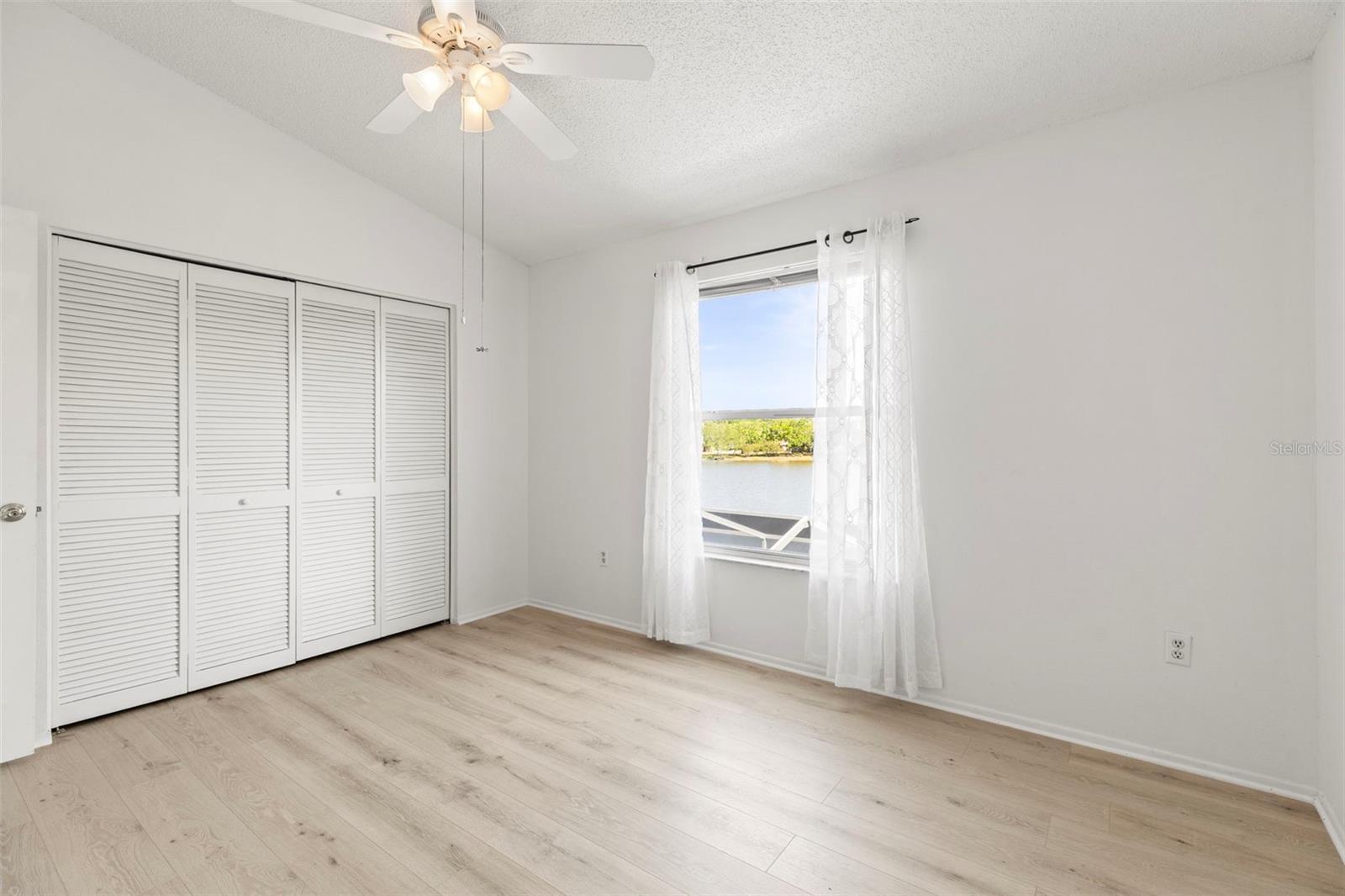 Image 34 of 67 For 11503 Whispering Hollow Drive