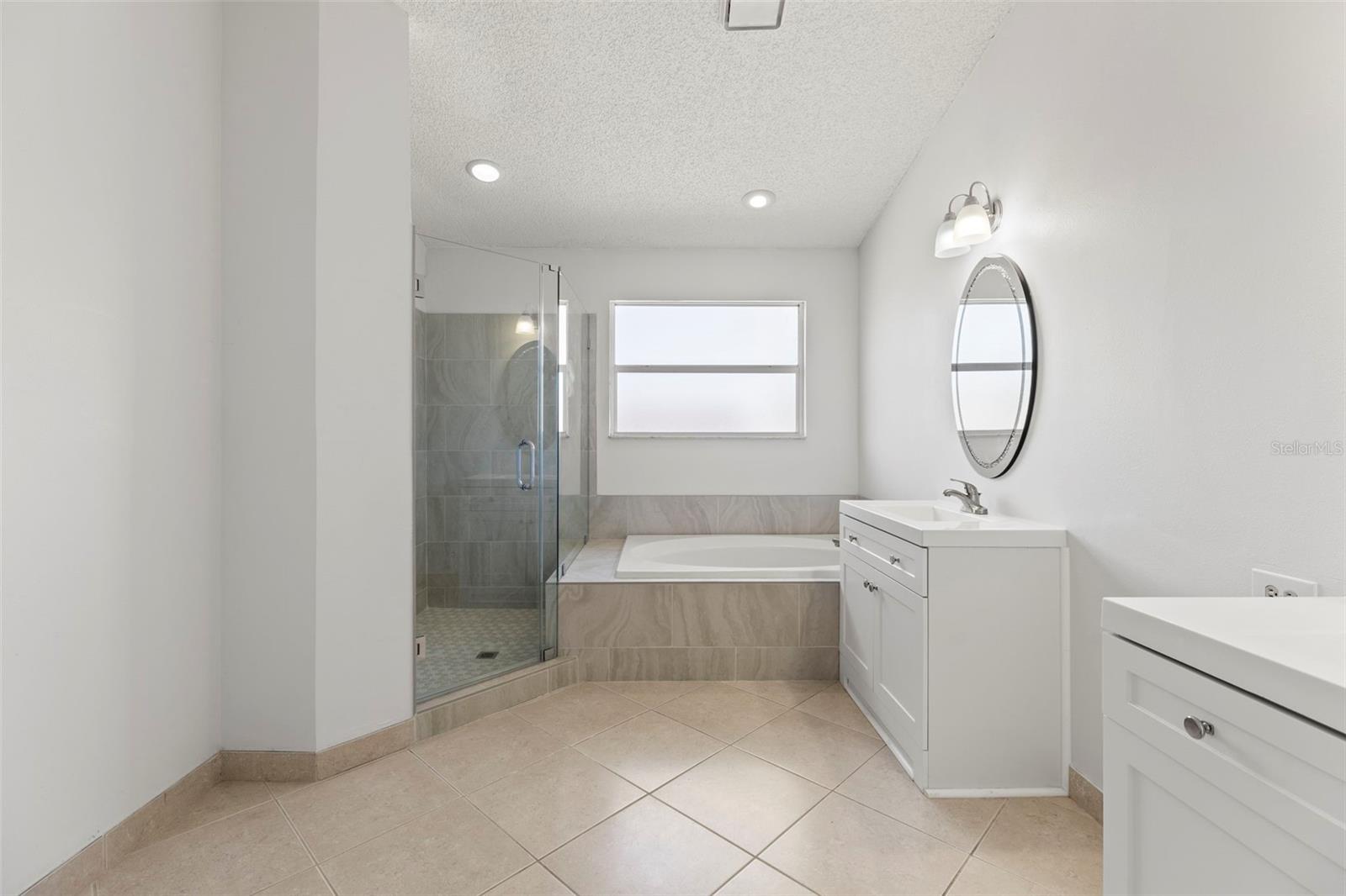 Image 37 of 67 For 11503 Whispering Hollow Drive
