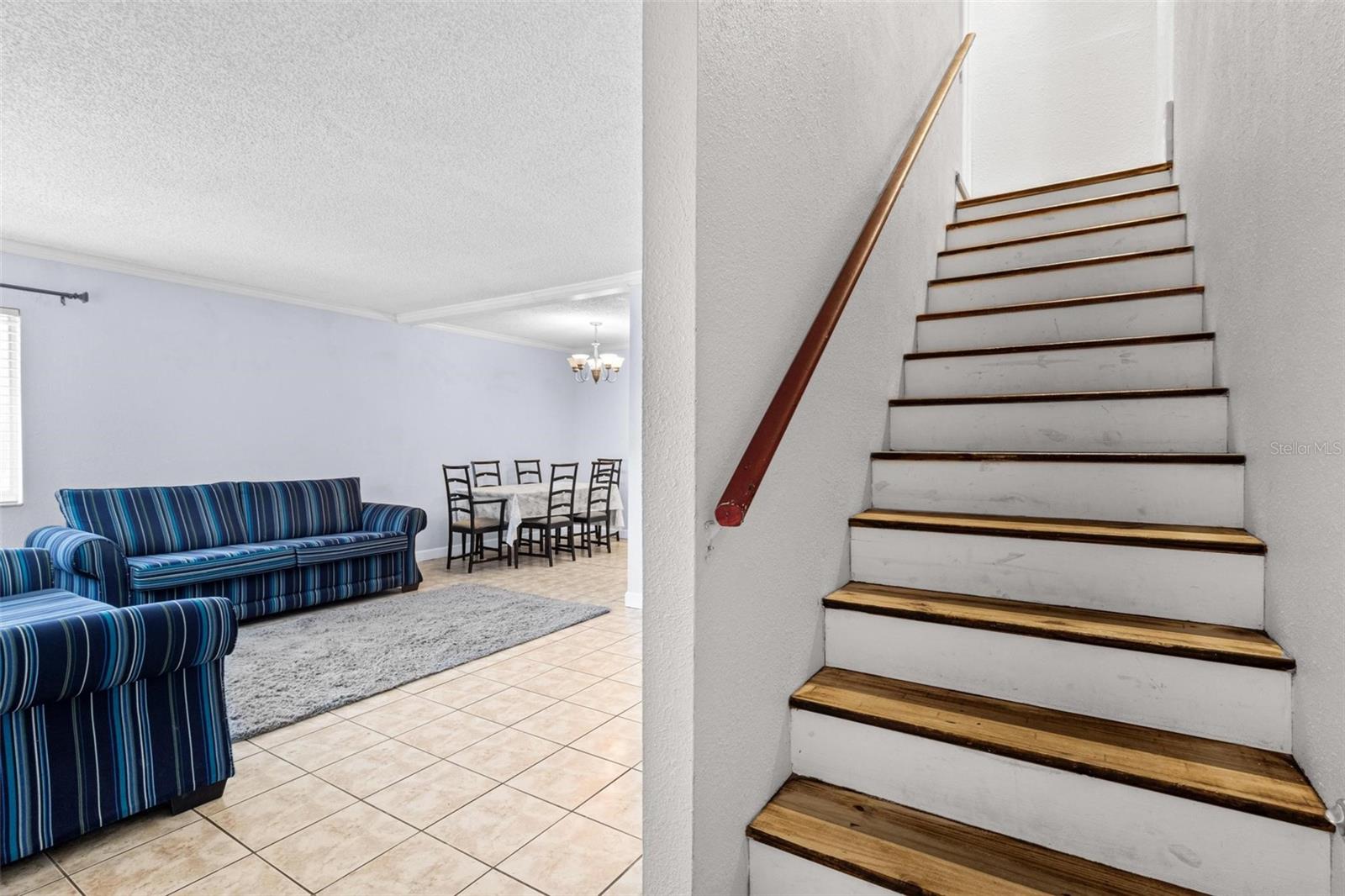 Listing photo id 9 for 1813 Bough Avenue B