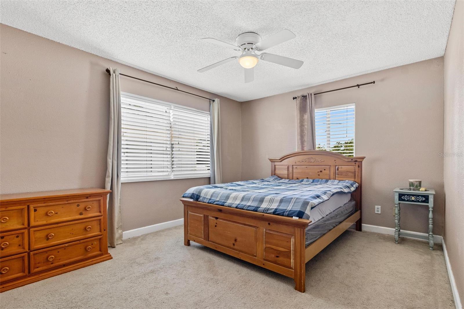 Listing photo id 13 for 1813 Bough Avenue B