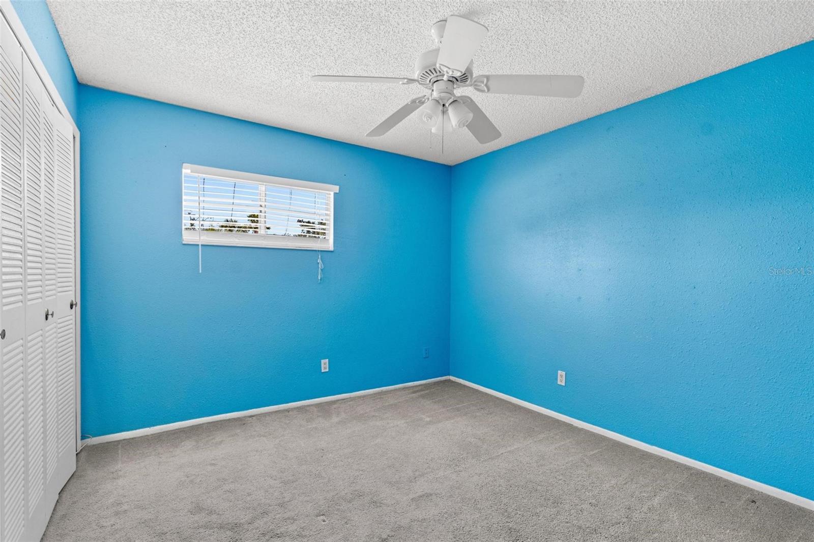 Listing photo id 16 for 1813 Bough Avenue B