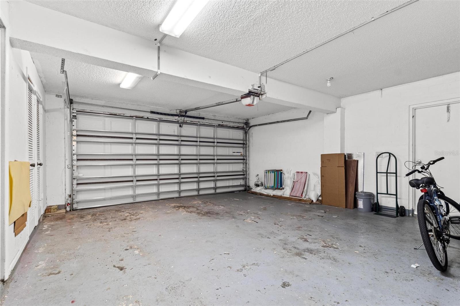 Listing photo id 17 for 1813 Bough Avenue B