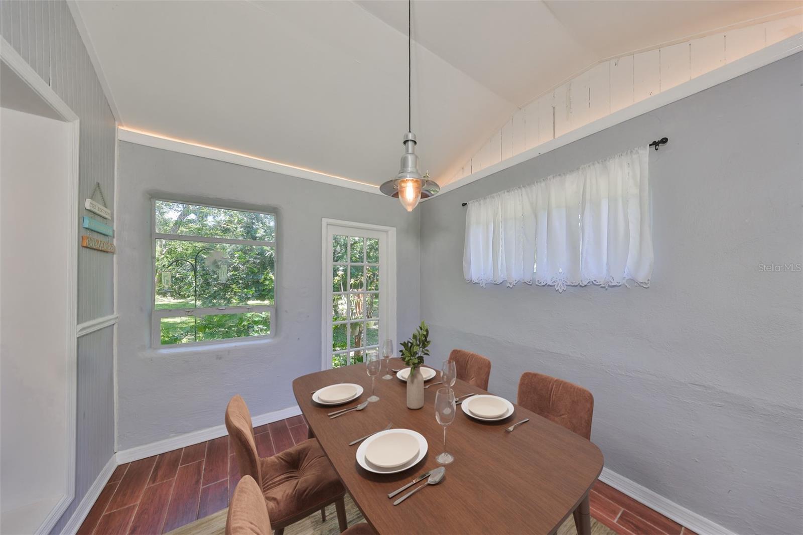 Image 16 of 68 For 10824 Palmetto Street