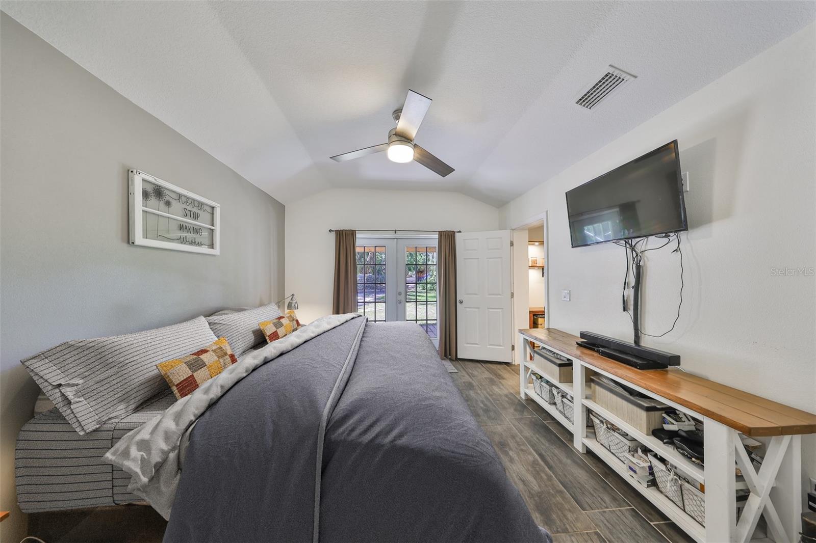 Image 21 of 68 For 10824 Palmetto Street