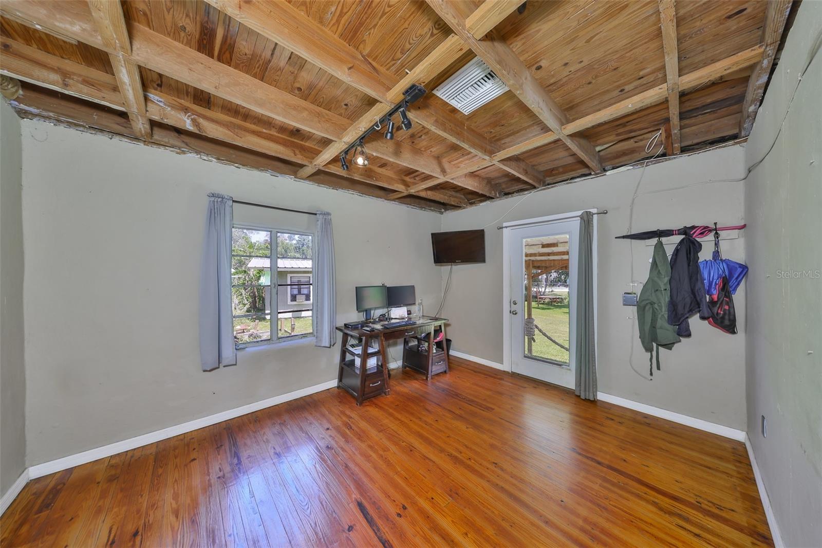 Image 31 of 68 For 10824 Palmetto Street