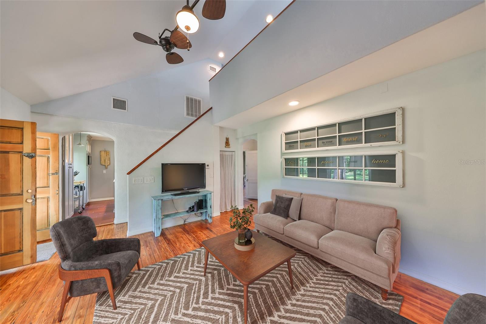 Image 9 of 68 For 10824 Palmetto Street