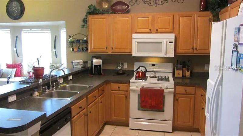 Listing photo id 5 for 20606 Whitewood Way