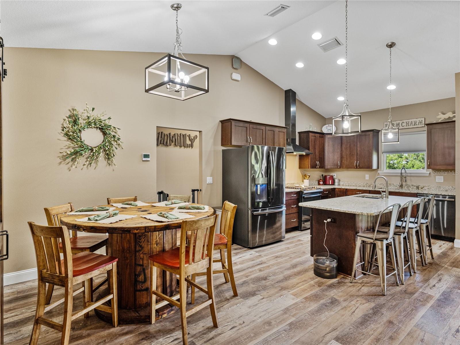 Listing photo id 16 for 35657 Ashley Lane