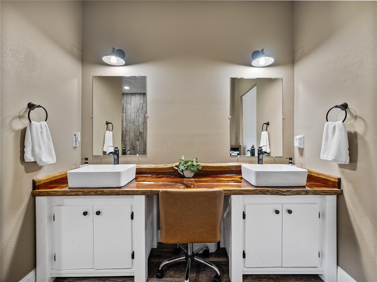 Listing photo id 36 for 35657 Ashley Lane