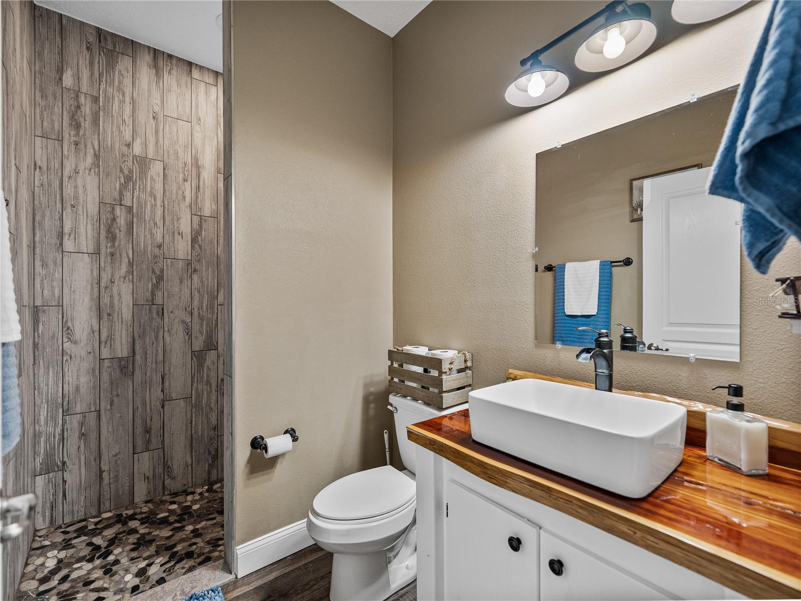 Listing photo id 40 for 35657 Ashley Lane