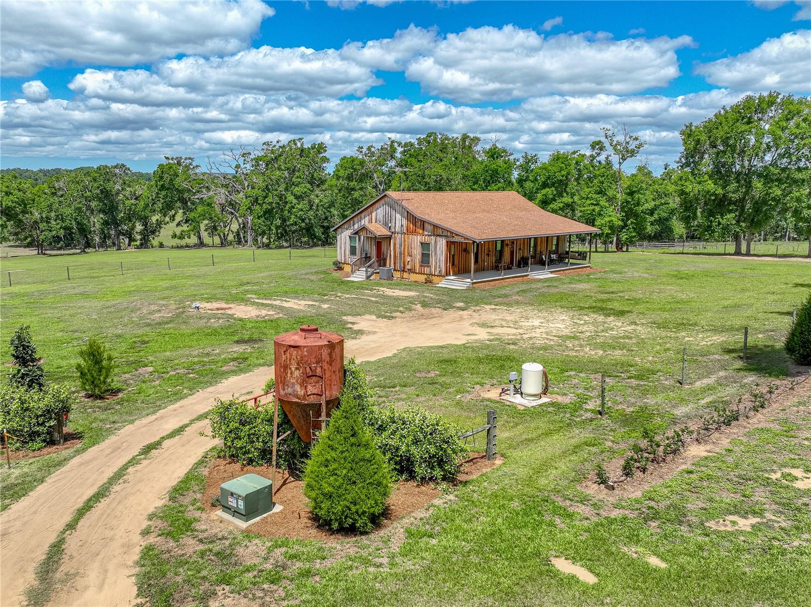 Listing photo id 6 for 35657 Ashley Lane