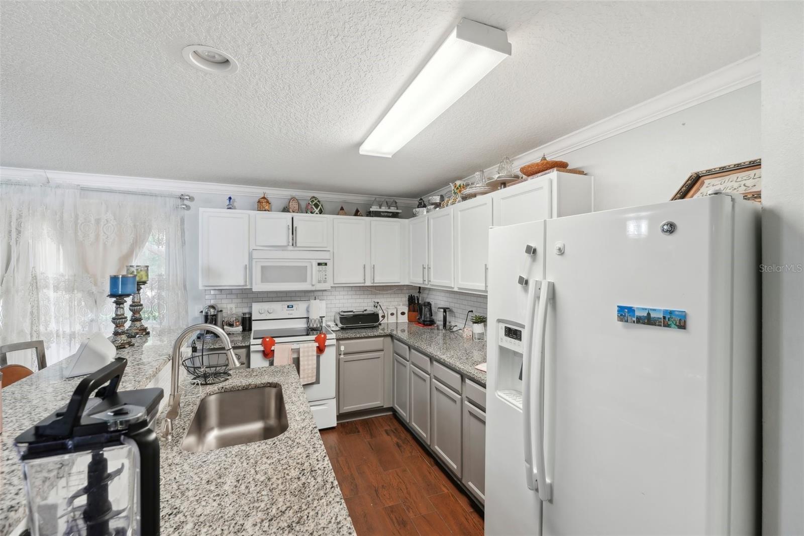 Listing photo id 9 for 5302 Aloha Seed Drive