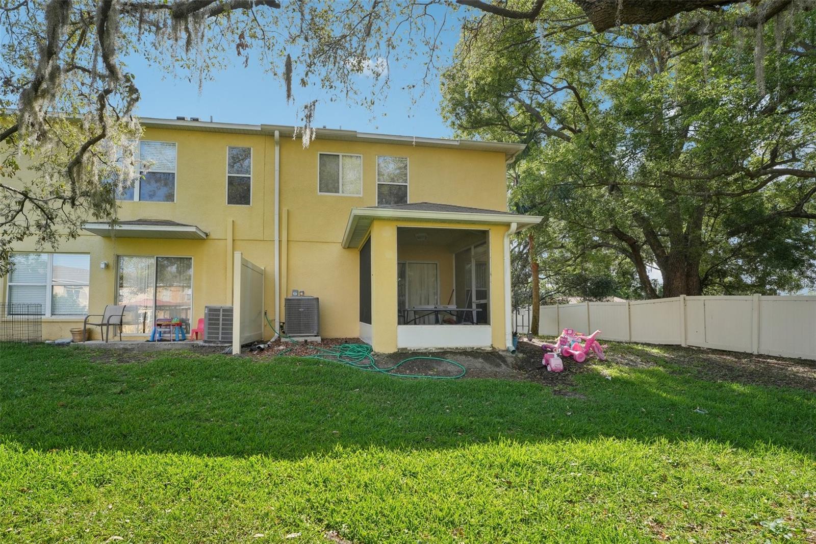 Listing photo id 32 for 5302 Aloha Seed Drive