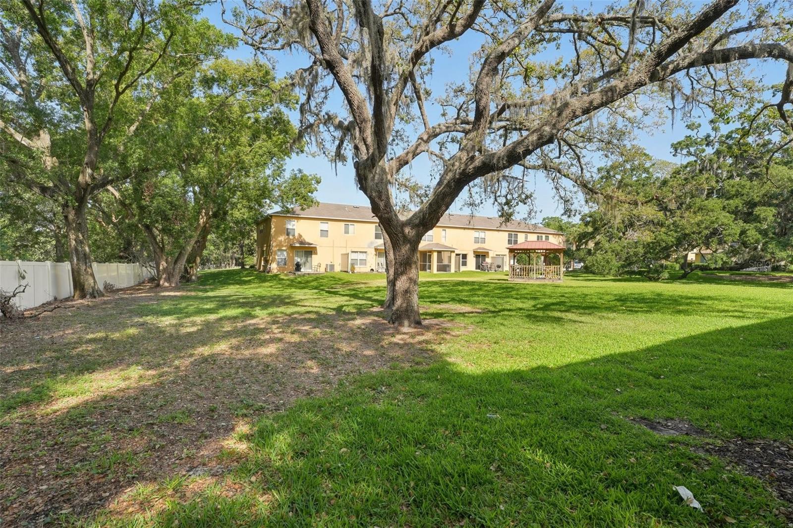 Listing photo id 33 for 5302 Aloha Seed Drive