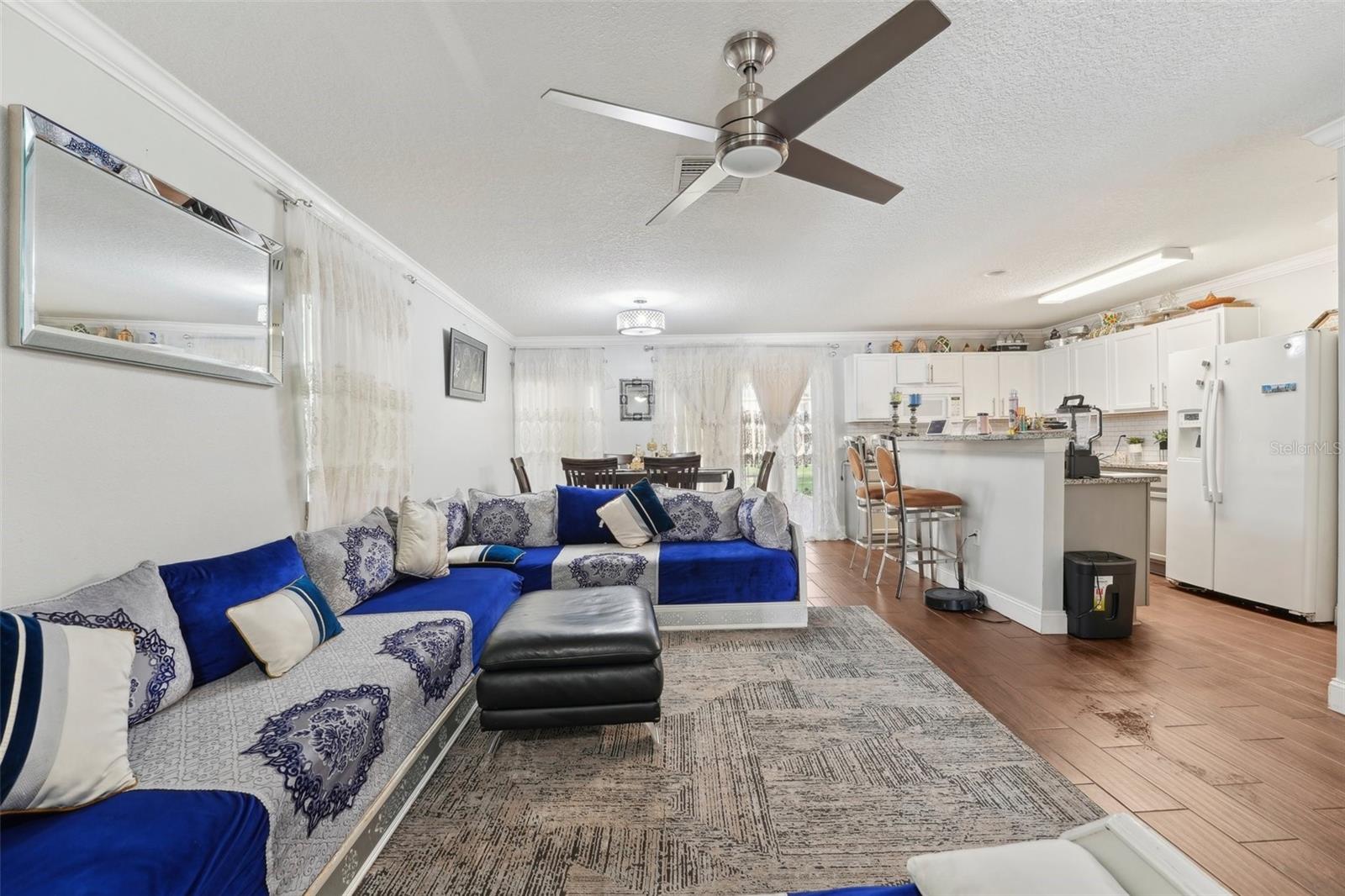 Listing photo id 2 for 5302 Aloha Seed Drive