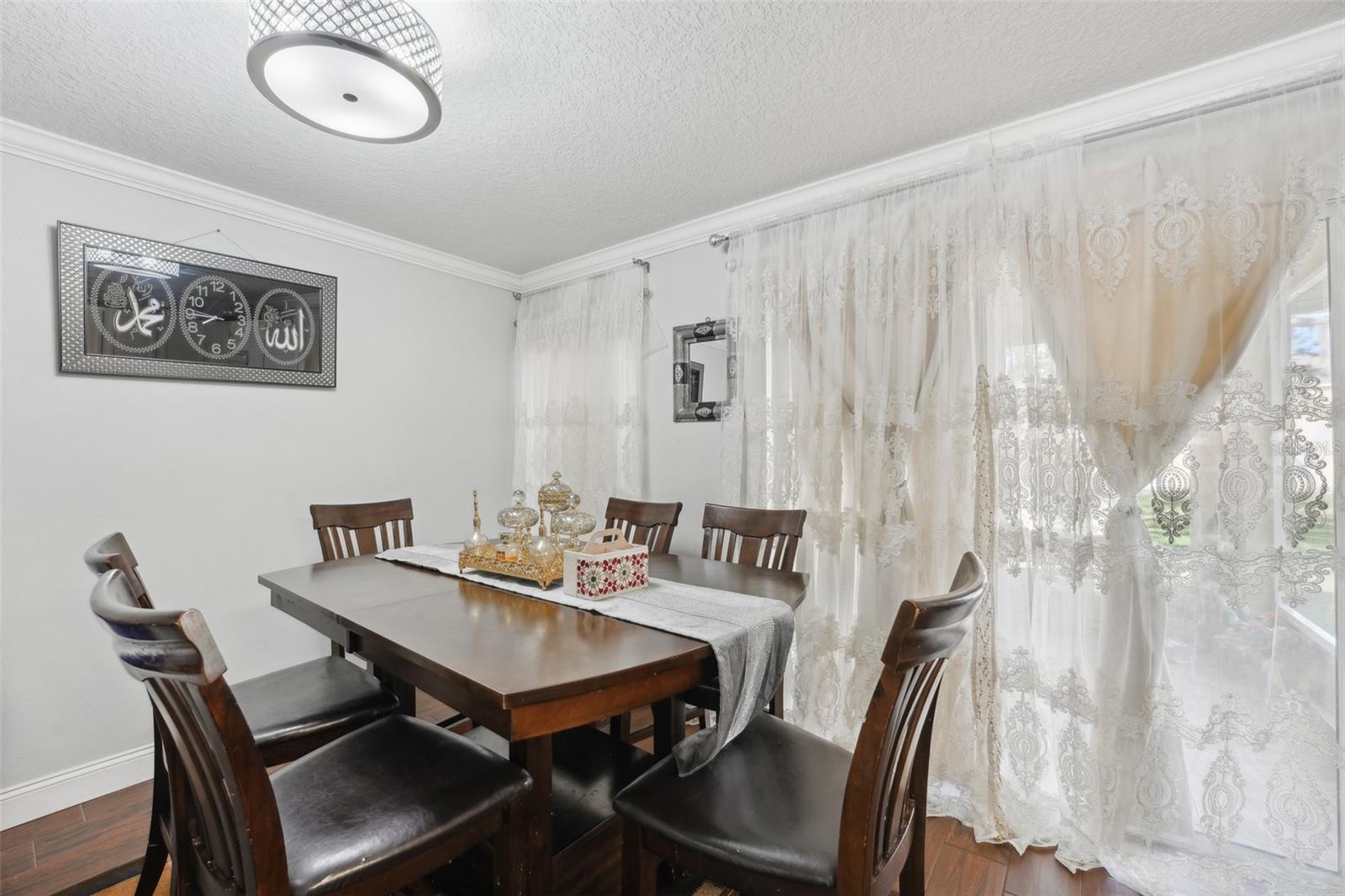Listing photo id 7 for 5302 Aloha Seed Drive