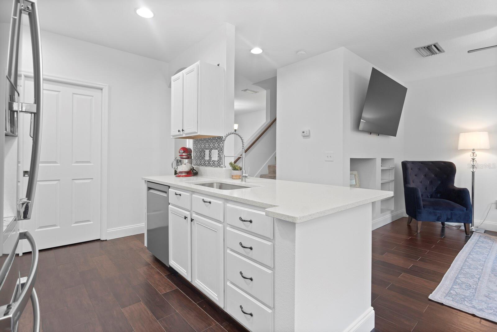 Image 14 of 42 For 9534 Park Village Drive