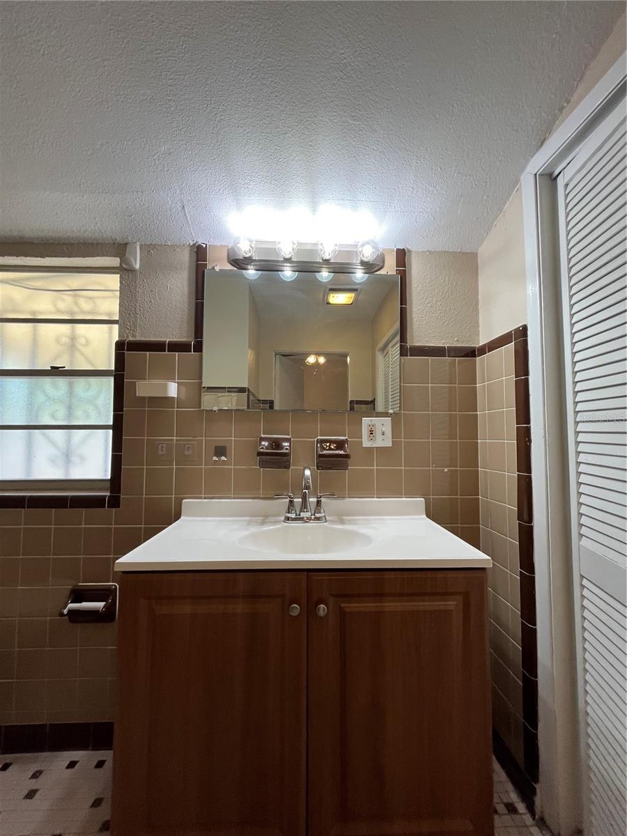 Image 11 of 16 For 5005 15th Street