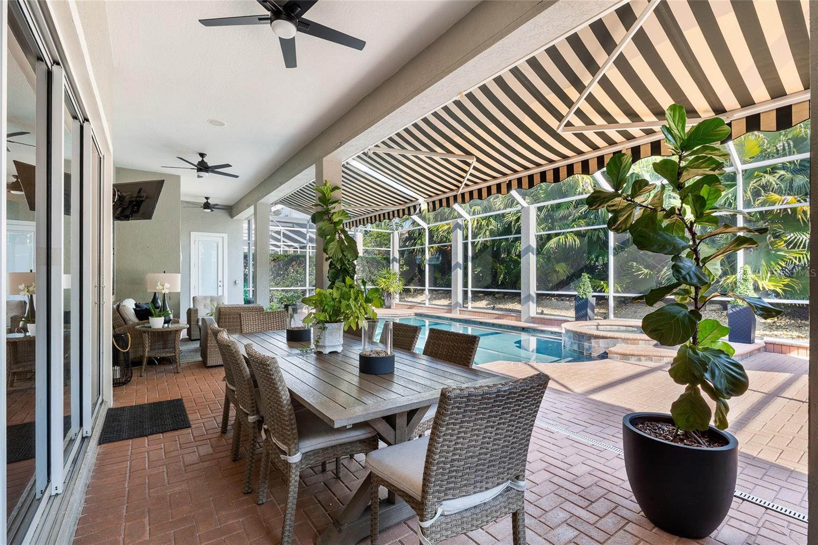 Listing photo id 44 for 16629 Sedona De Avila