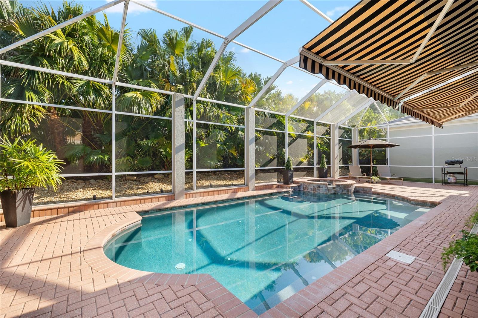Listing photo id 48 for 16629 Sedona De Avila