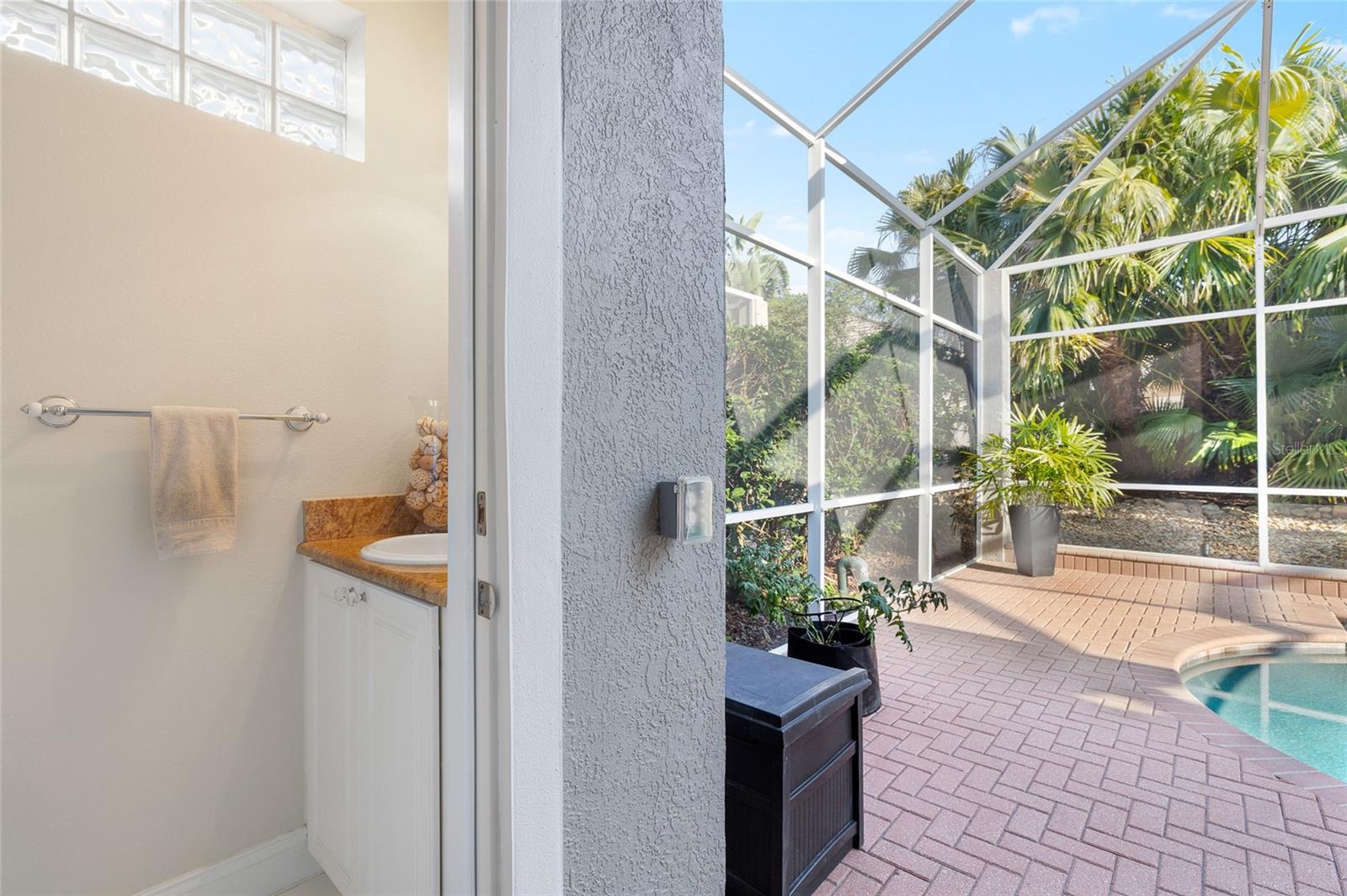 Listing photo id 54 for 16629 Sedona De Avila